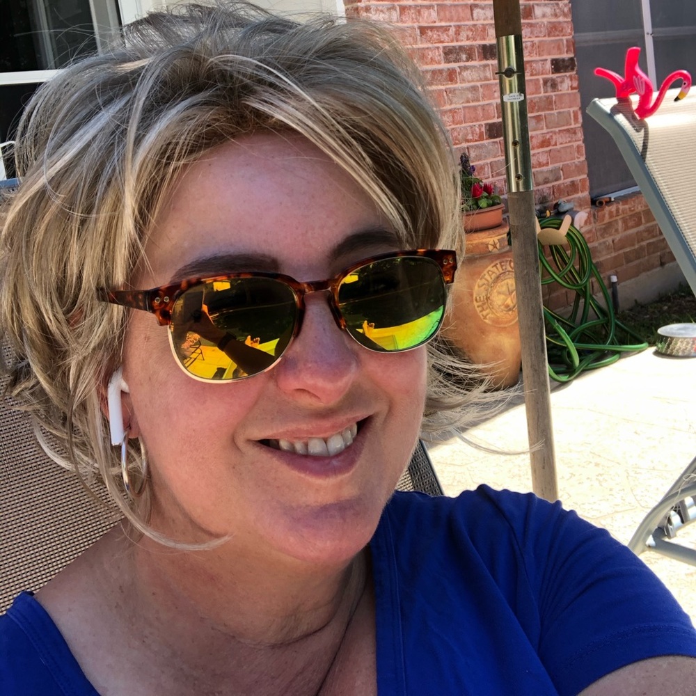 Meet your Posher, Lisa